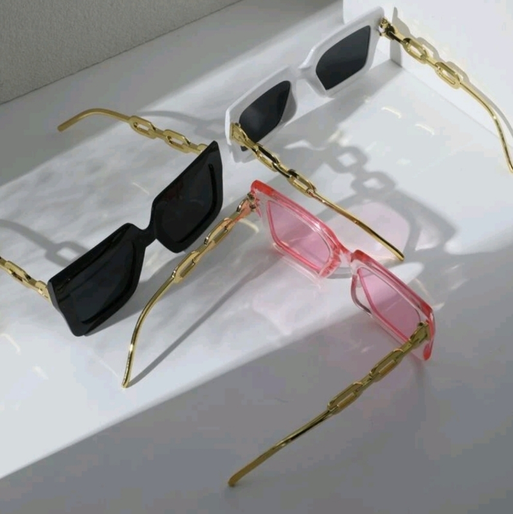 "Luxury‎ Oversized Square Sunglasses with Gold Chain Detail - Multicolor". - Picture 4 of 6